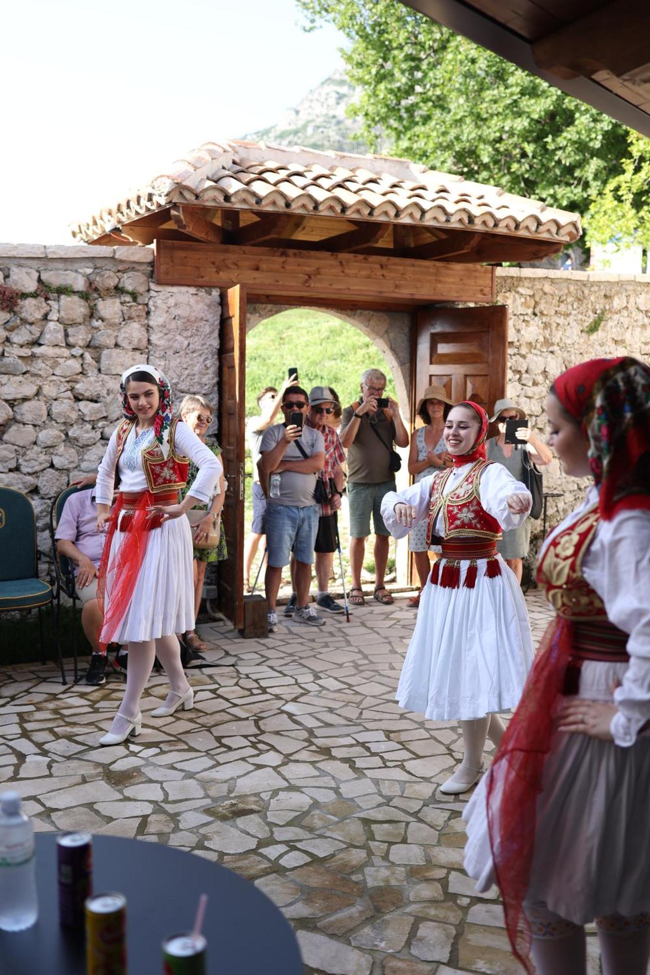 Kruja Albergo Diffuso , Inside Kruja Castle Екстер'єр фото