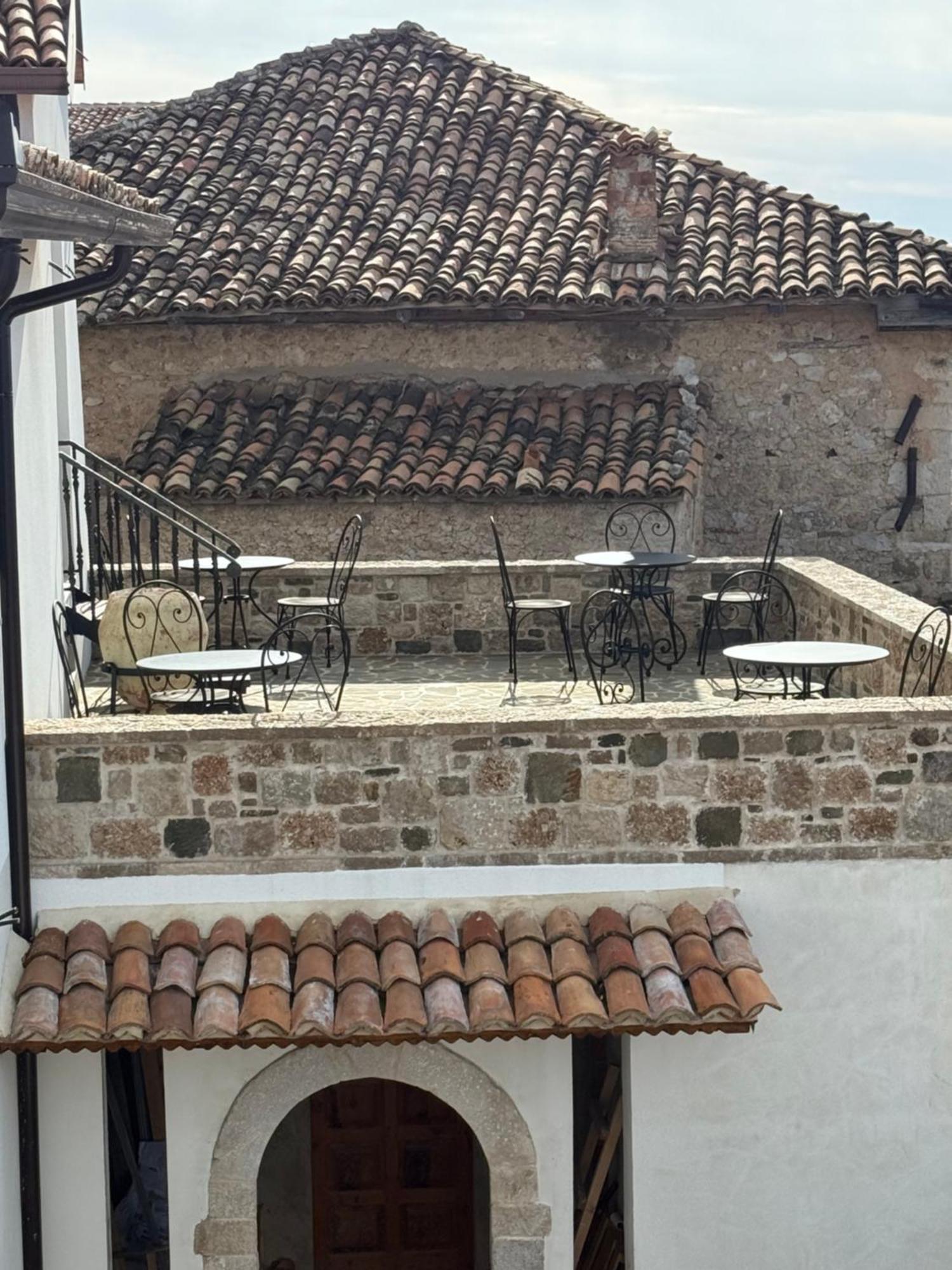 Kruja Albergo Diffuso , Inside Kruja Castle Екстер'єр фото